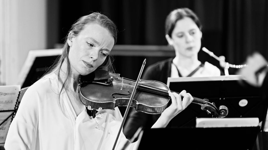 photo: Elbert Besaris