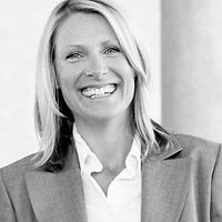 Femme professionnelle souriante