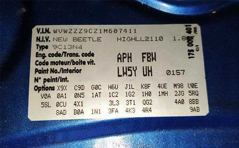 According to the VIN code query, the 1.8T 4-cylinder engine has always been equipped with an AVC engine type :( ... then why the wrong PR code stickers??
Where do you think the PR CODE sticker came from on the engine version of the "APH" type? Something was obviously quickly arranged "under the hand" here :(