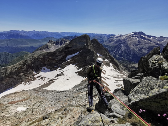Début de descente en rappel