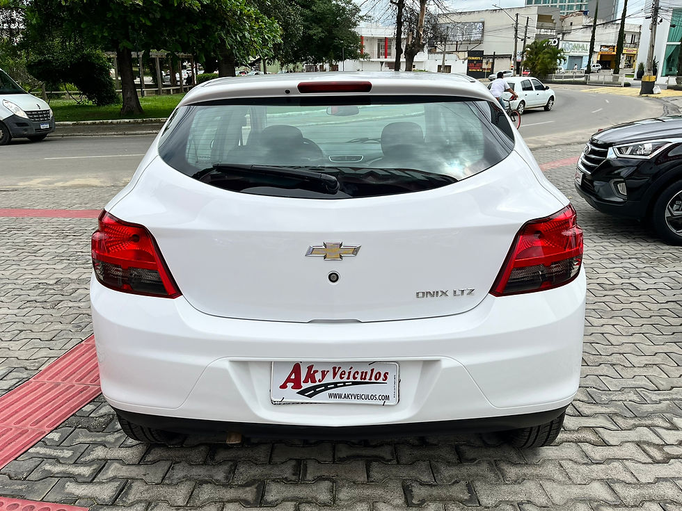 Miniatura: Chevrolet Onix LTZ