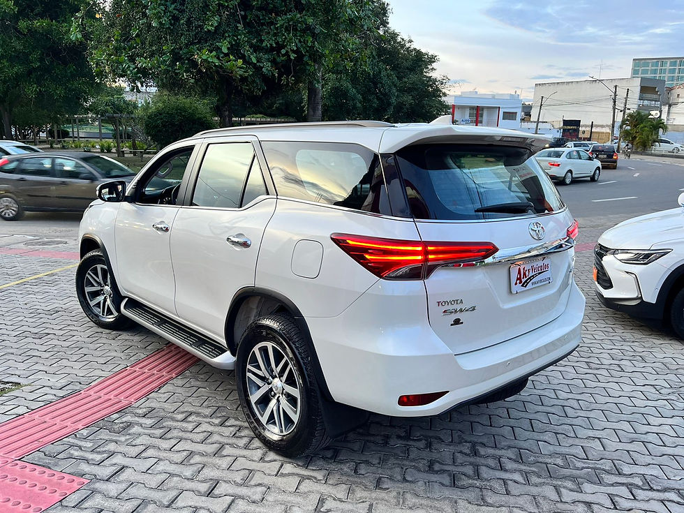 Miniatura: Toyota Hilux Sw4 2.8 Srx 4x4 - 7 Lugares