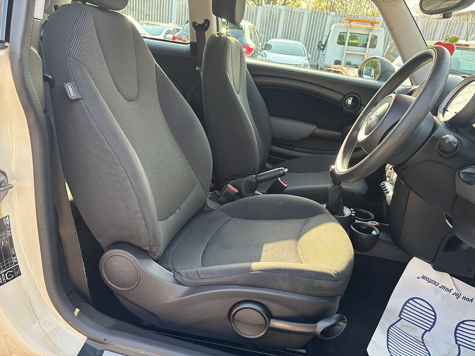 Thumbnail: MINI Hatch 1.6 First Euro 5 3dr