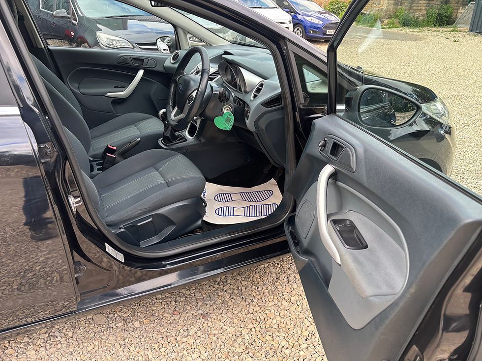 Thumbnail: Ford Fiesta 1.4 Titanium 5dr WV10HRM  2010 (10)  116,428 miles Petrol Manual Bla