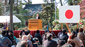式辞を述べる岡野理事長.png