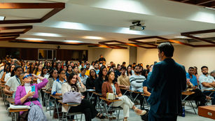 La inteligencia artificial en las finanzas: ForTech lidera taller en el PUCMM Business Week 2025