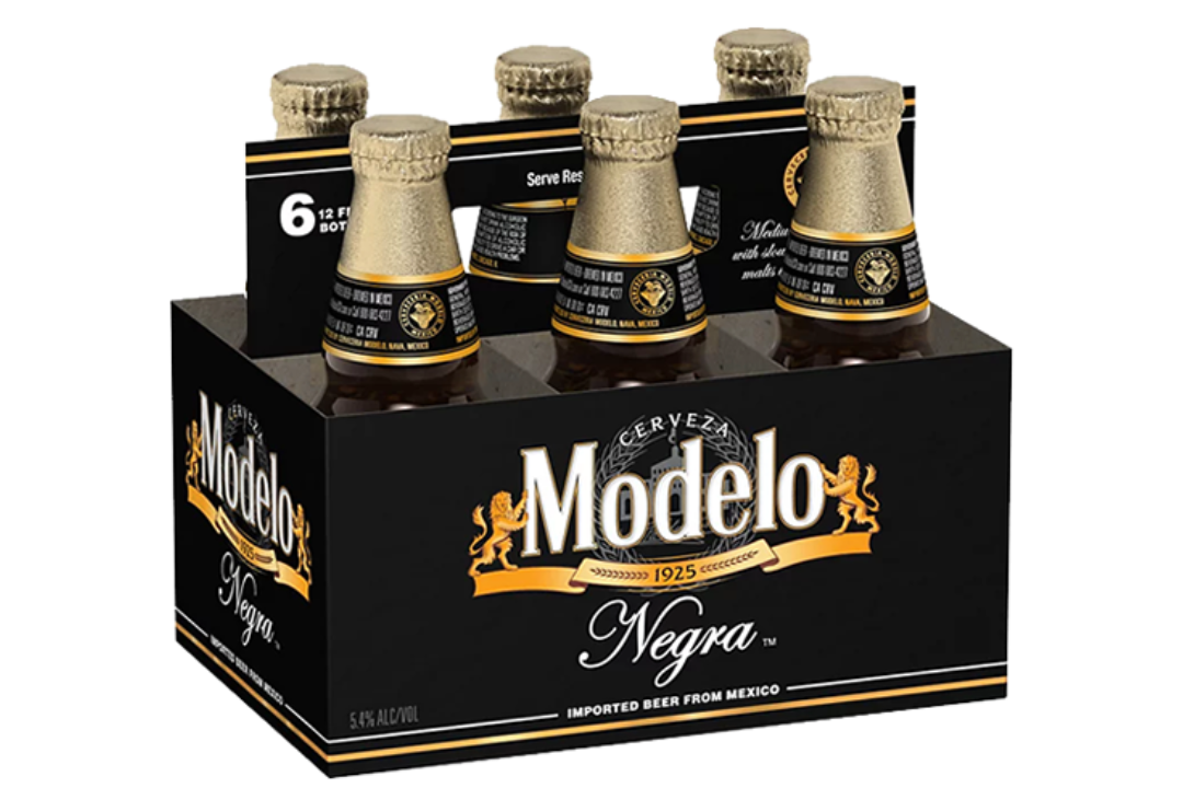Modelo Negra Bottles in a 6 Pack