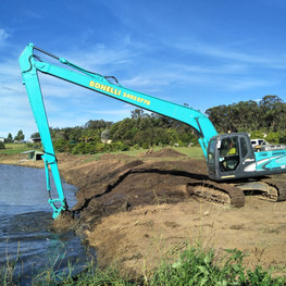 Dam Desilting works Bonelli Plant Hire Long Reach Excavator Hire