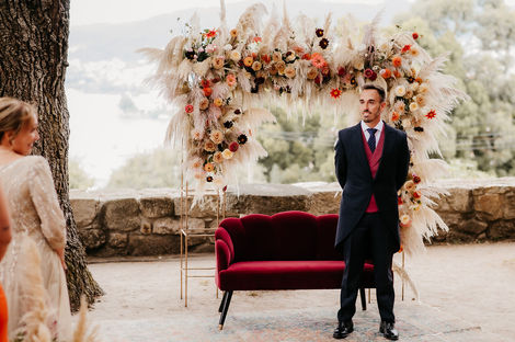 El arco de flores de la ceremonia