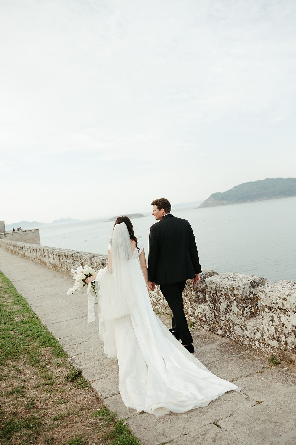 Luxury destination wedding at Parador de Baiona, Spain