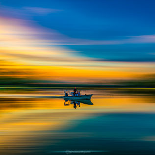 31473869-b16cda5c-7e64-4a97-a972-21533d7503ed-0-Blur+of+the+moment+on+boat-8562-lm.jpeg