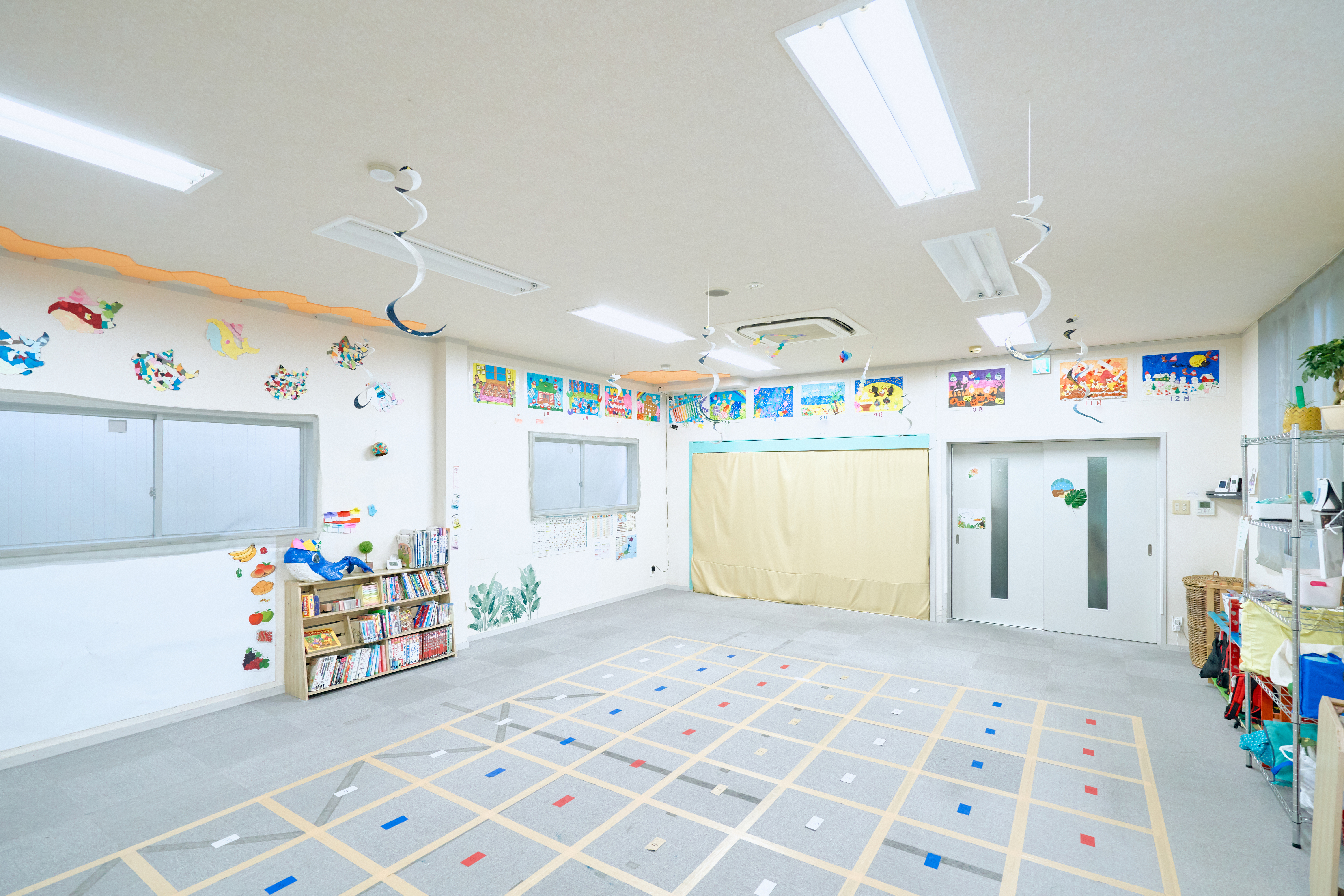 MALAMAの制作物や本棚がある活動室