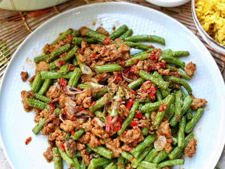 Long Bean with Spicy Meat Sauce