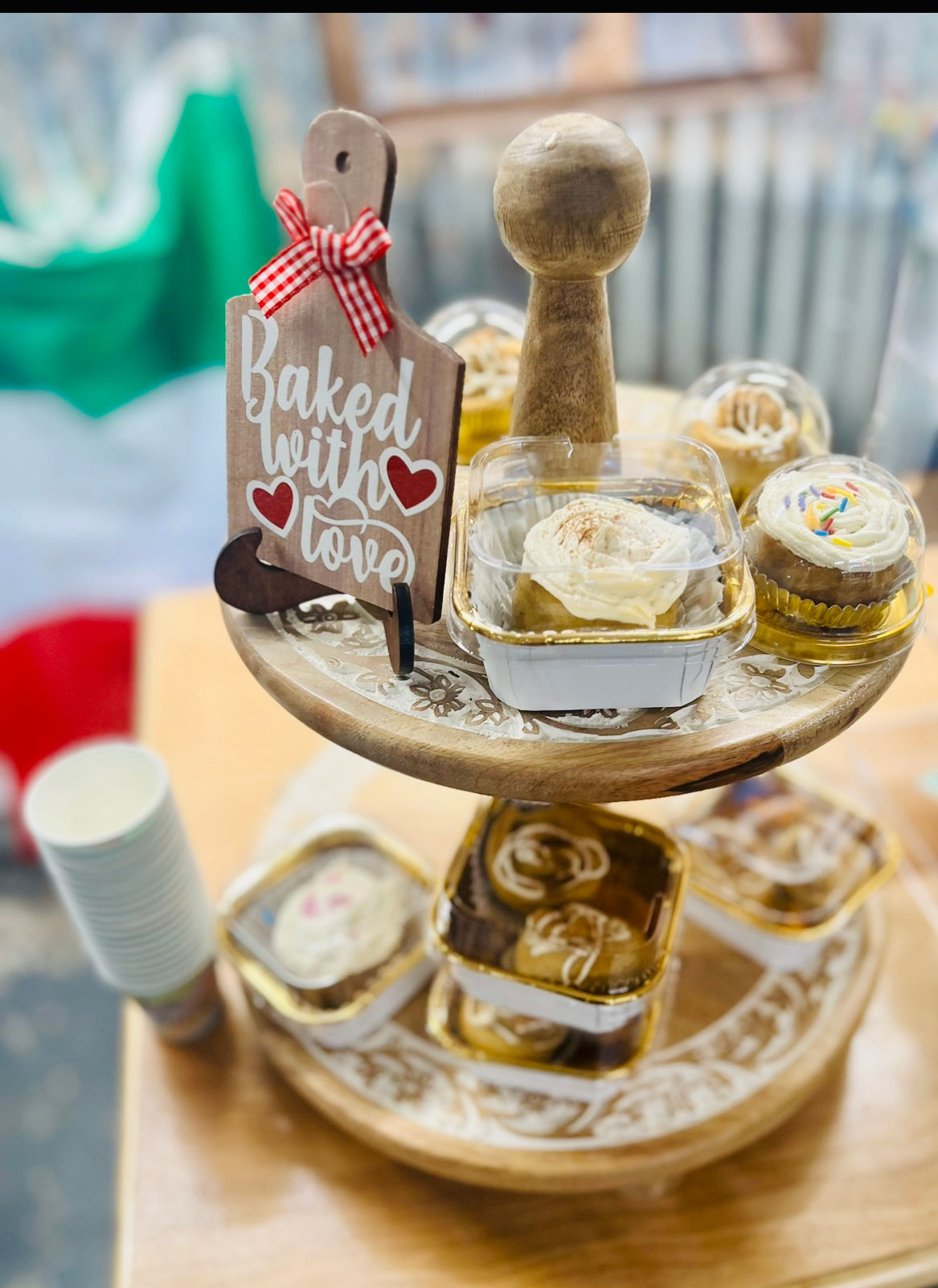 Pete's Treats Dog Bakery - Cakes and Cookies for your Dog