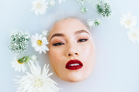 woman-2498668.jpg