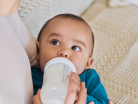 Un bébé avale 1,5 million de microparticules de plastique en moyenne par jour de son biberon!