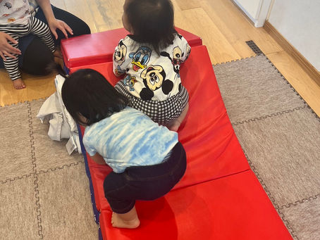 お山としゃぼん玉