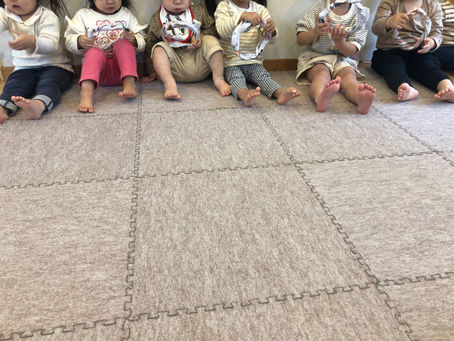 バスごっこと輪投げ