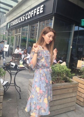 縮圖：2017雪紡連衣裙女夏新款甜美一字肩吊帶碎花中長款露肩雪紡裙子