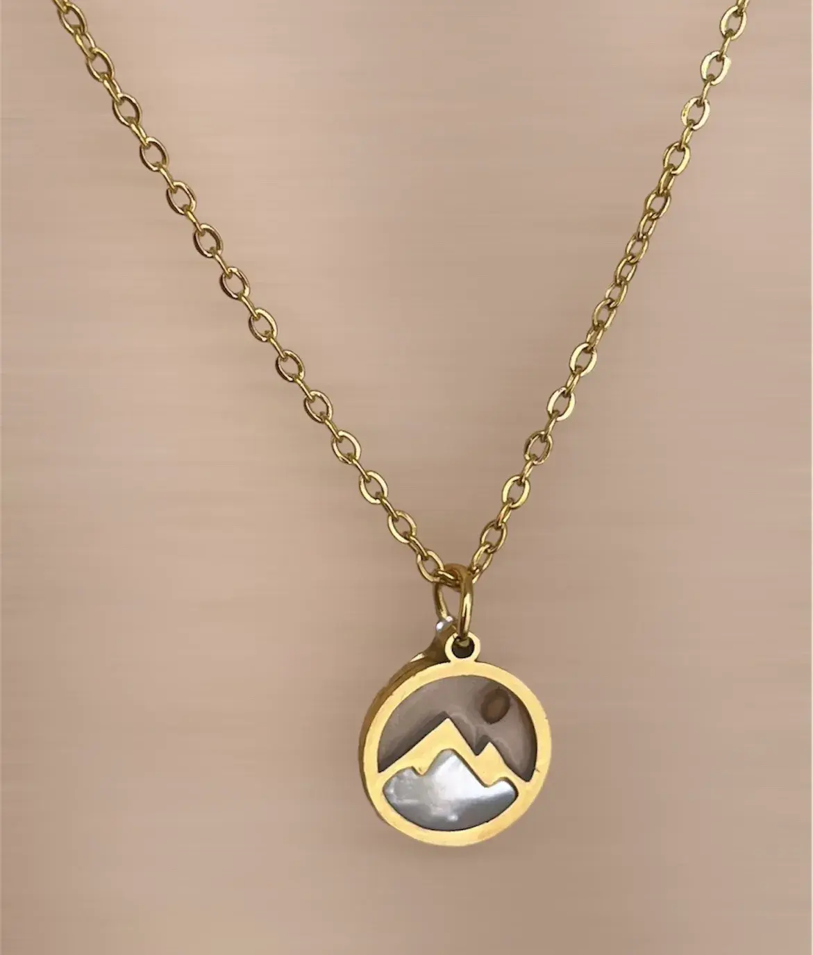 Berg och Senapskorn - Guldpläterat Halsband i Rostfritt Stål