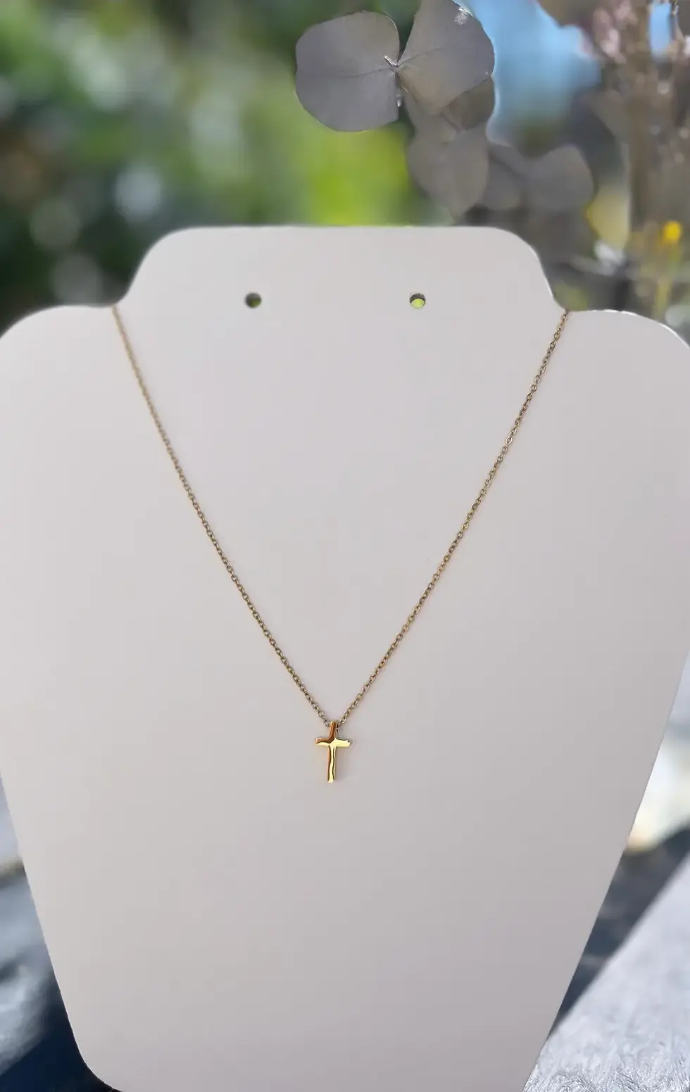 Thumbnail: Trons Hjärta - Tidlöst Guldpläterat Halsband i Stål som är Rostfritt