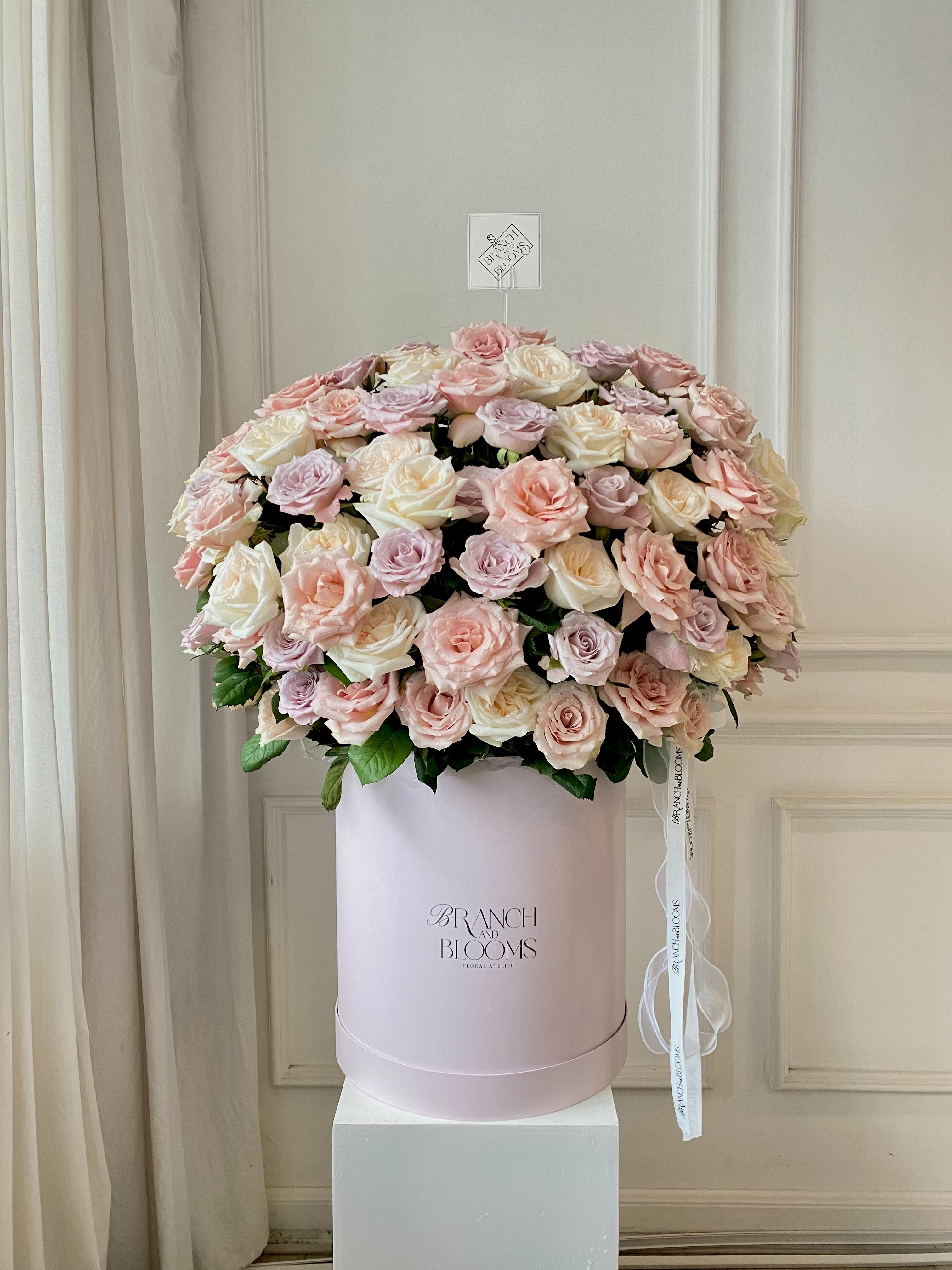 100  Roses Grande Blooms Box