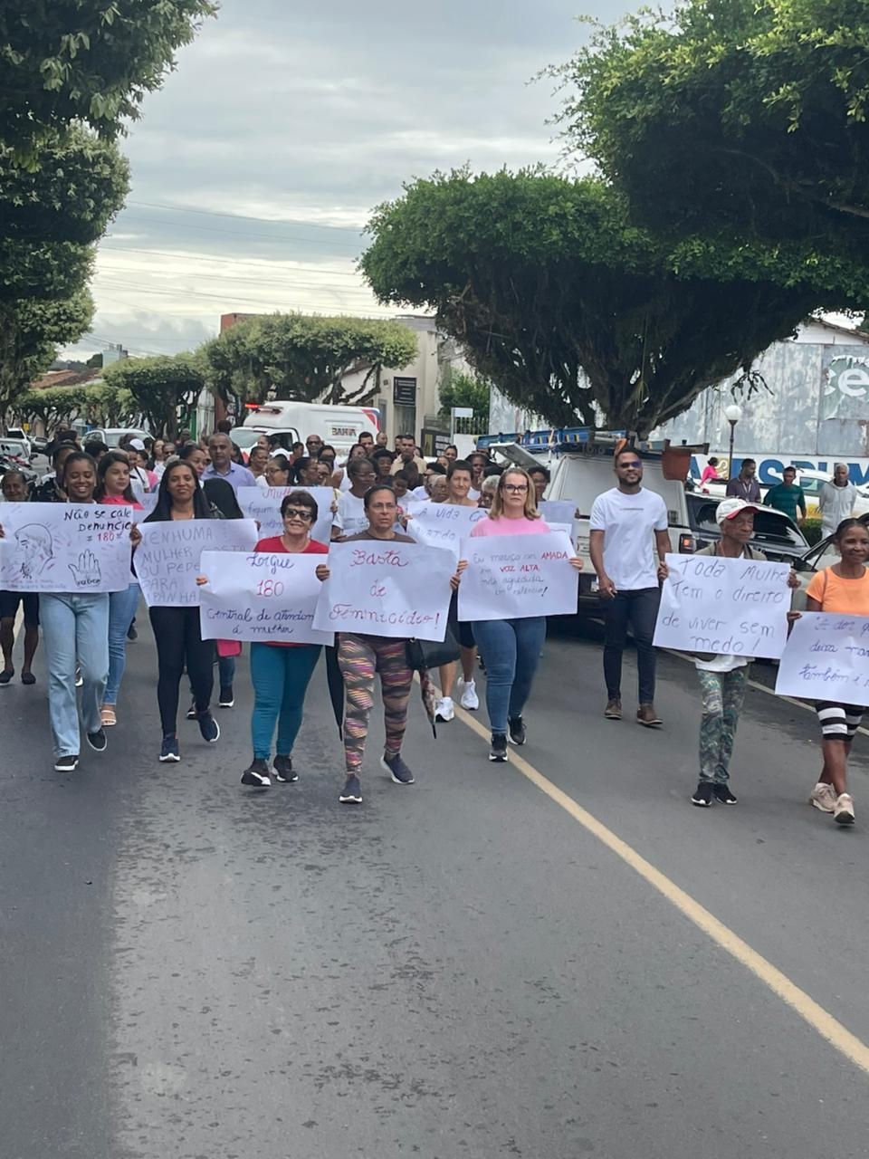 Vereador Nildo participa de caminhada em defesa das mulheres e reforça combate à violência