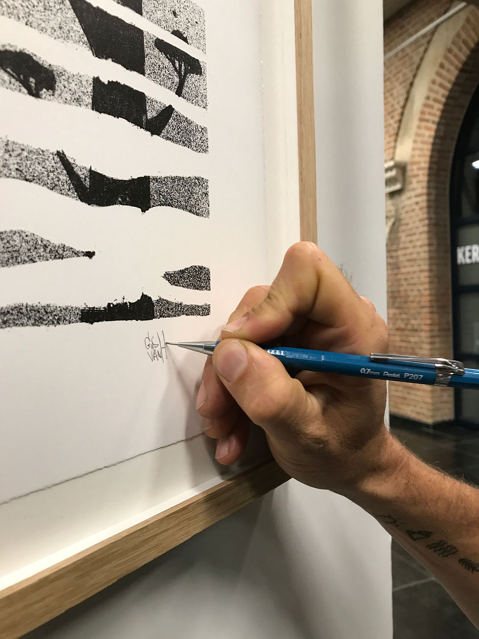 Thumbnail: 'Landed' - Gijs Vanhee
