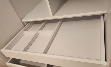 מגירות מחולקות