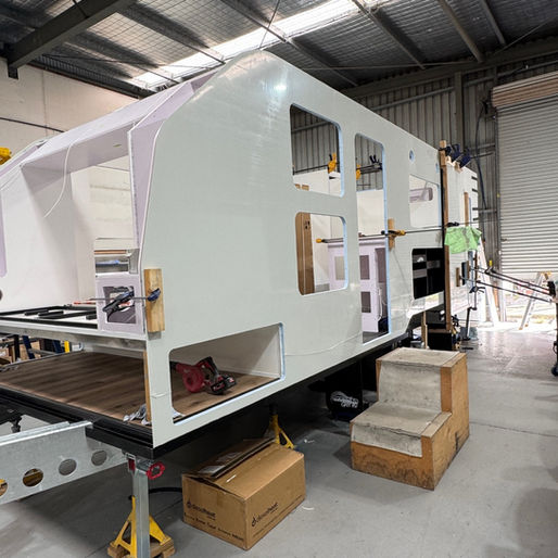 Aluminium Composite Panels vs Full Composite Construction: What’s the Difference (and Why It Matters in a Caravan)