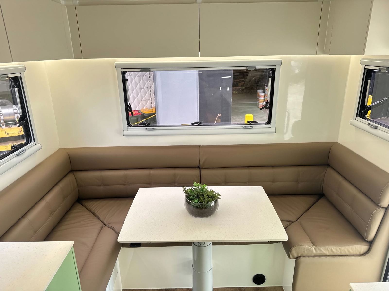 Rear lounge with table