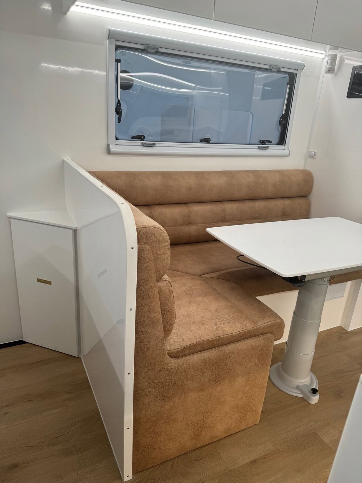 Tan dinette, side on