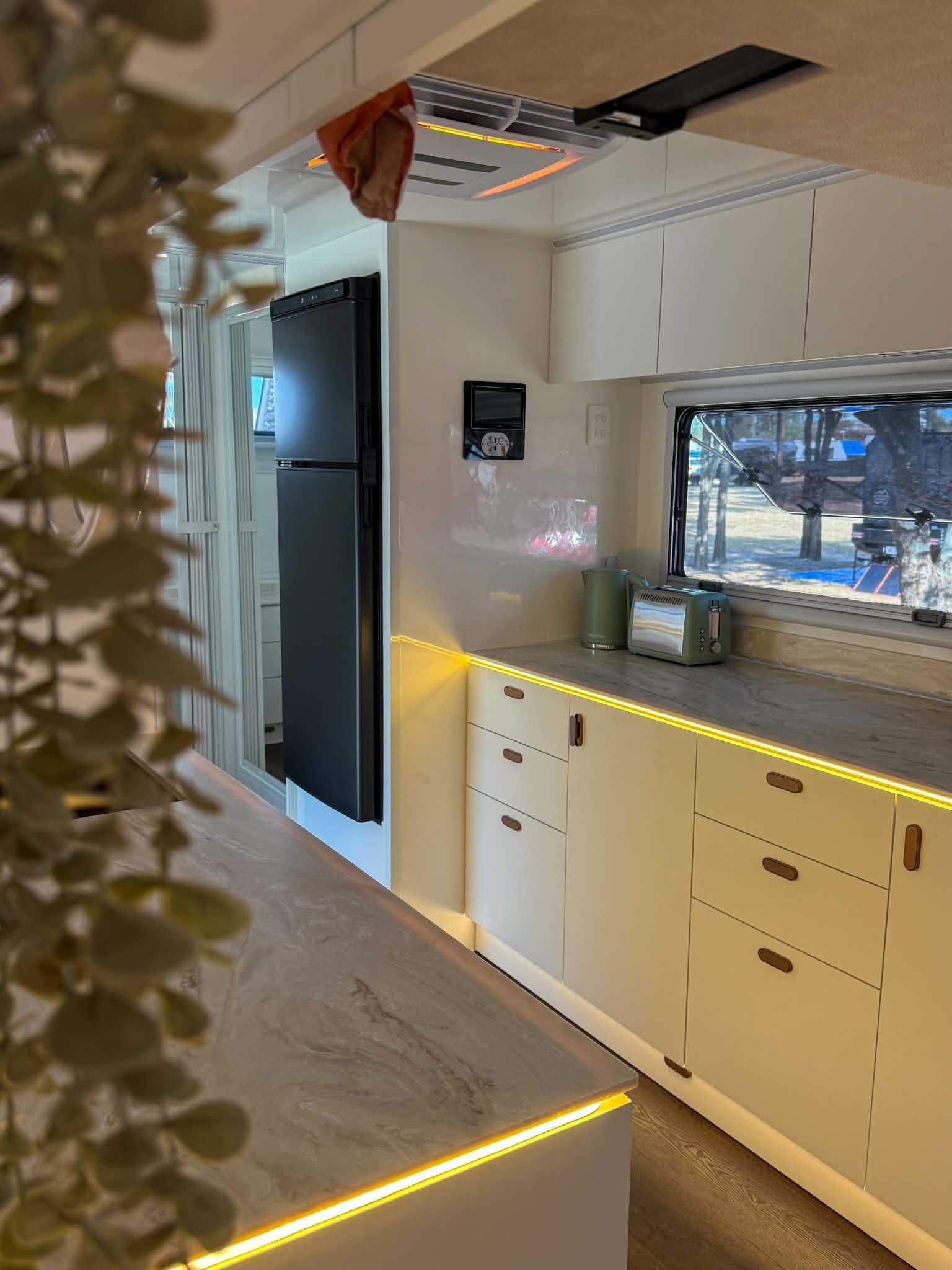 Kitchen and dinette, Corian benchtops