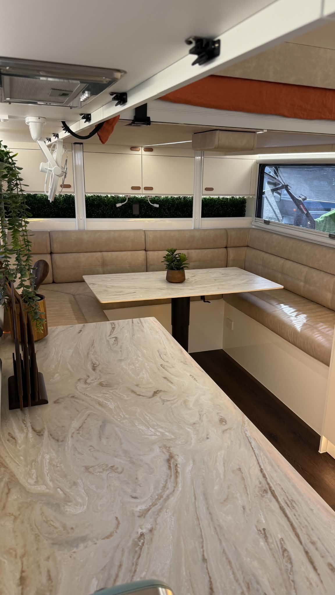 Dinette from the hallway