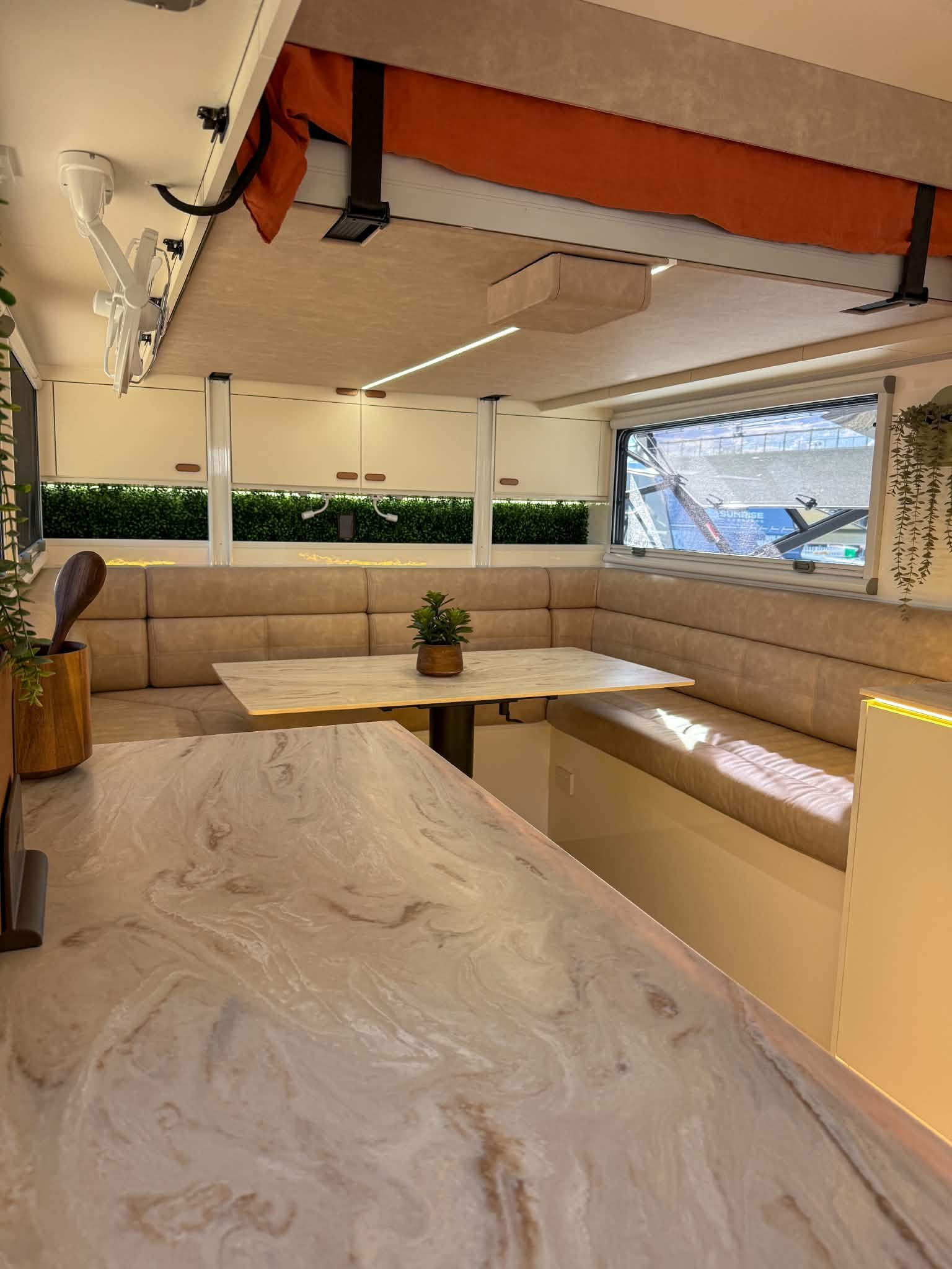 Dinette, bed stowed above