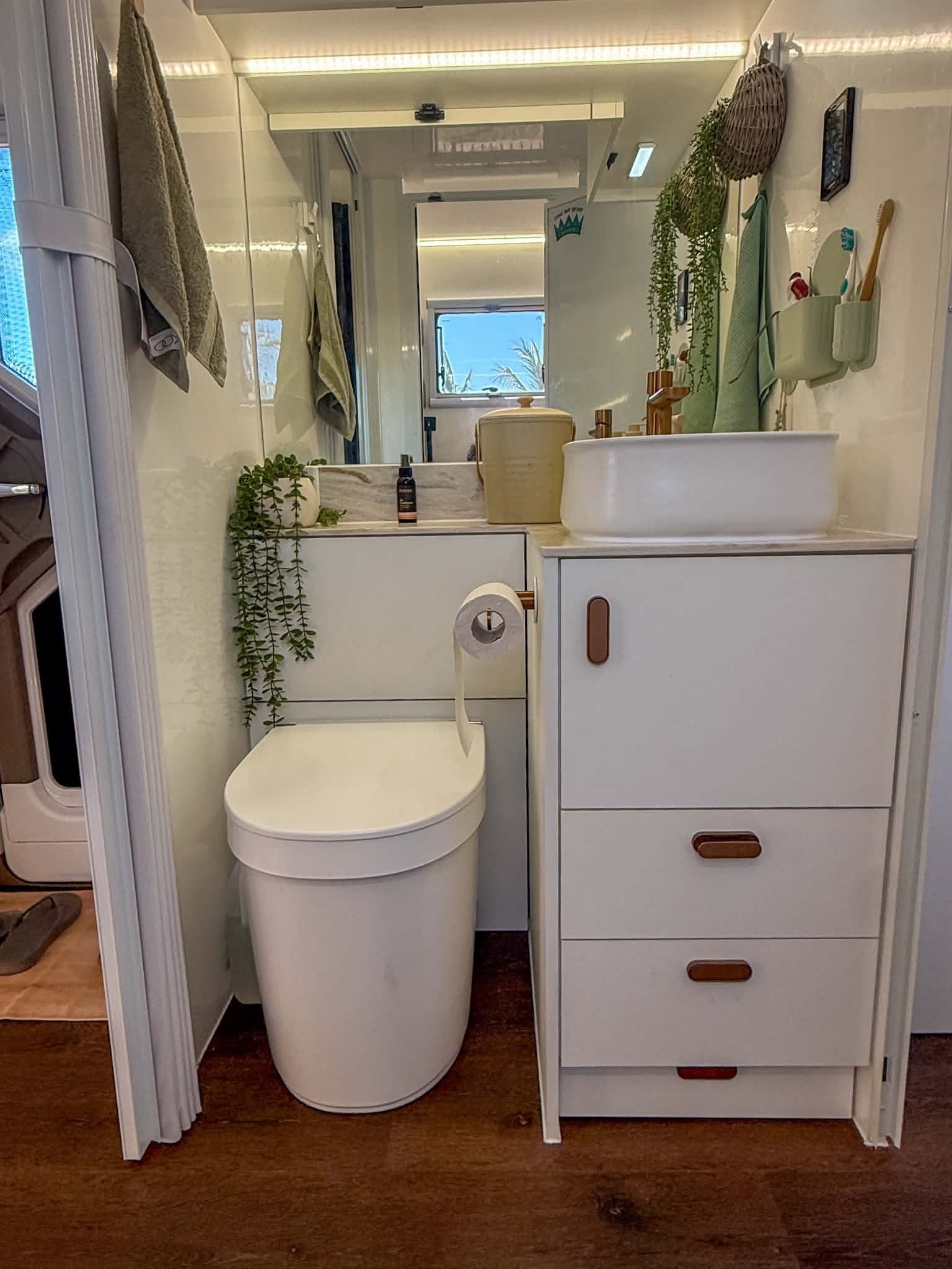 Ensuite vanity