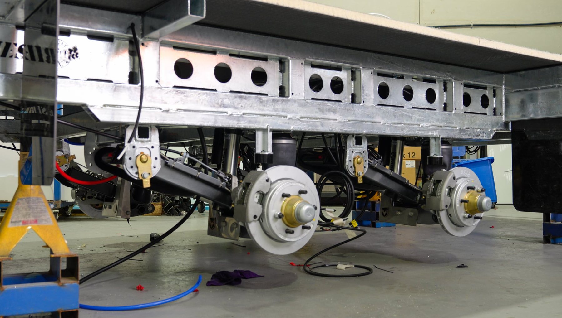 Tandem independent suspension fitted under a galvanised chassis