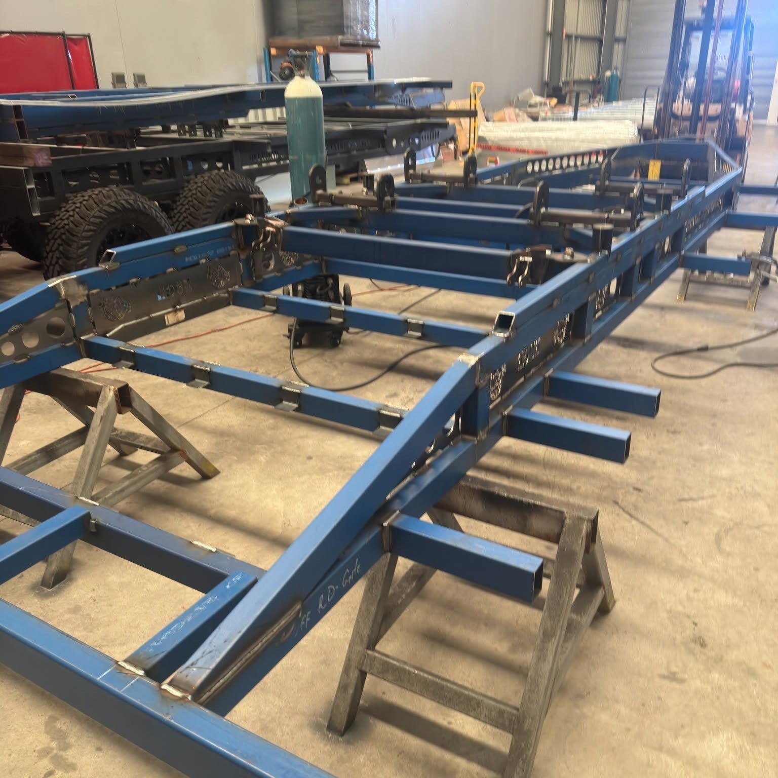 Rails and crossmembers