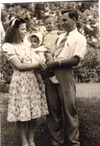 Garry Jr. and Mary with their first two children, Chip and Patsy, 1947