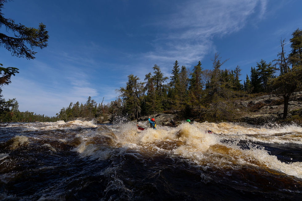 Wildwasserpaddeln mit Wild Loon Adventures - Credit: Wild House Media