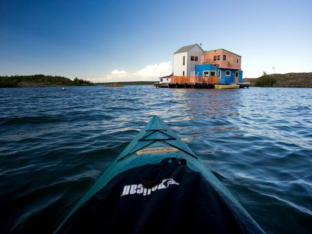 Hausboot in der Houseboat Bay in Yellowknife