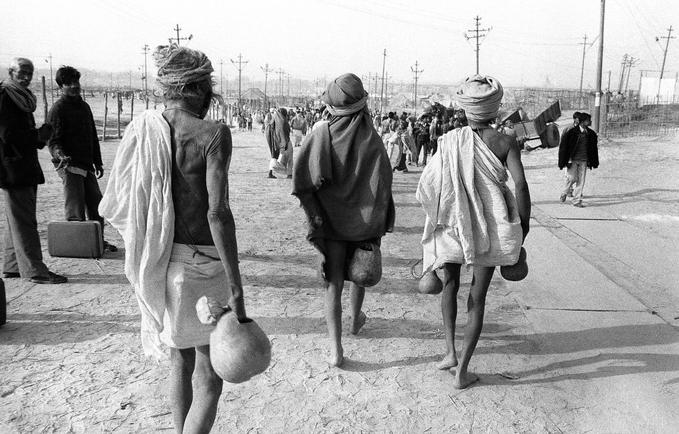 54.Rack sac sadhus KM.jpg