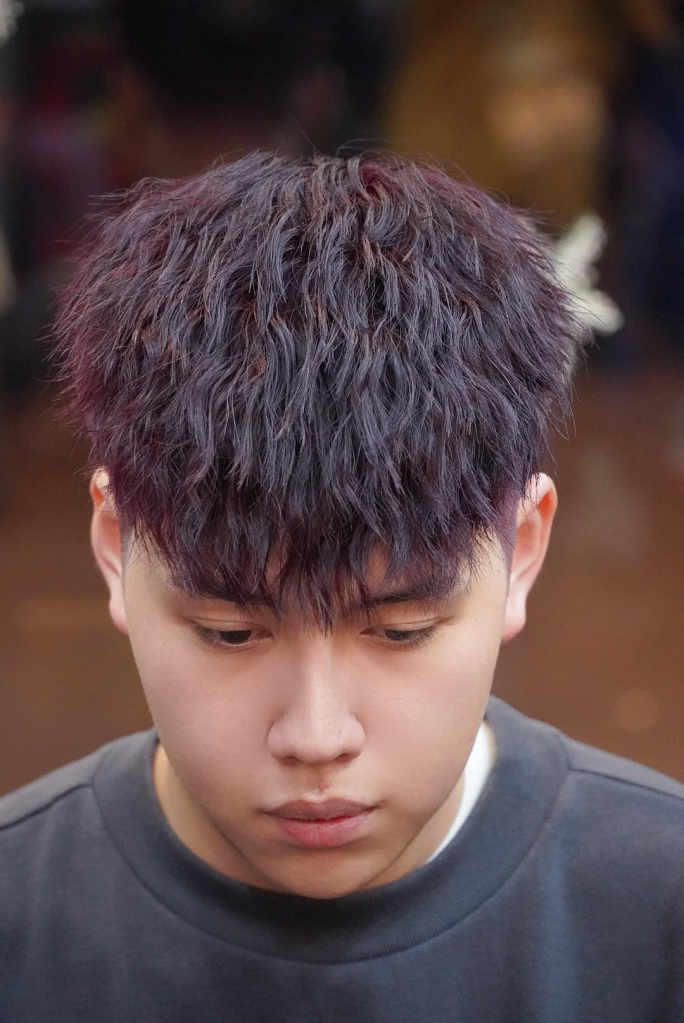 Tóc uốn Ruffled Nam