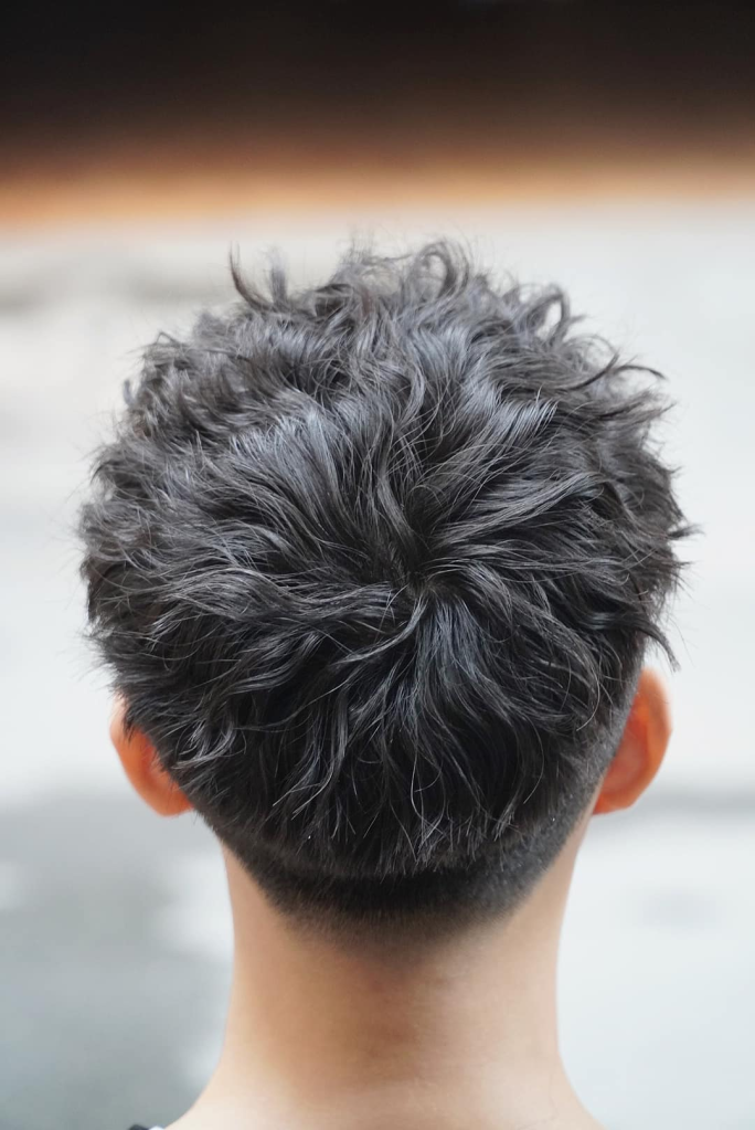 Kiểu tóc uốn Ruffled Nam