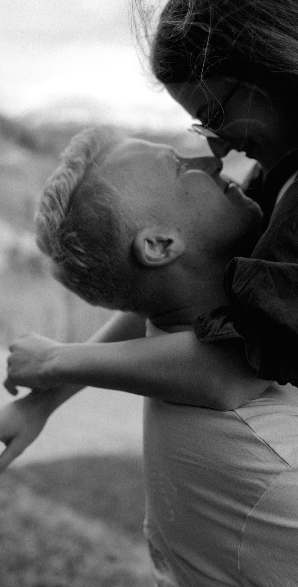 Paar beim Shooting in den Bergen im Lachtal