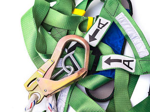 Skritt for skritt: En guide til vårt Fallsikringskurs.