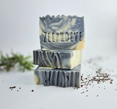 Een handgemaakte luxe natuurlijke zeepbar van de zeephoeve