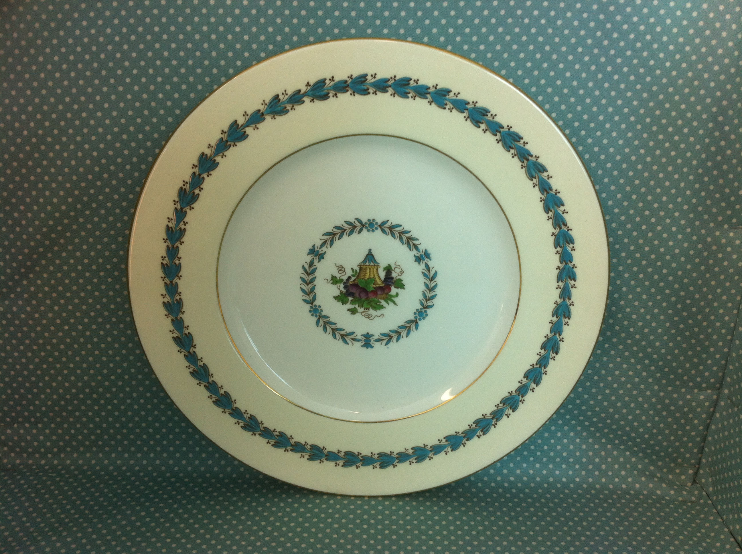 Wedgwood "APPLEDORE" pattern dinner plate