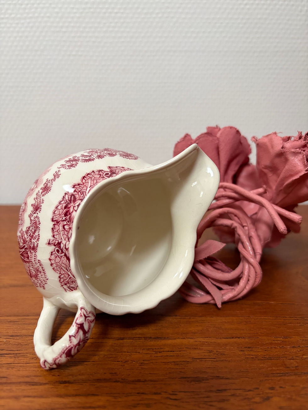 サムネイル： 1920–40年代 Mason’s VISTA × LOVECO テキスタイルフラワー｜アンティークピッチャーアレンジ