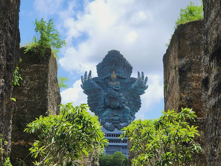 海外でヨガを学ぶ理由って？【タイ/ ハワイ/ スリランカ/ バリ RYT200】